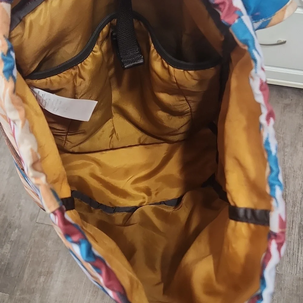 Patagonia Patterned Backpack - Picture 5 of 10